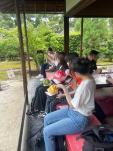 庭園内のお店でかき氷も食べれます